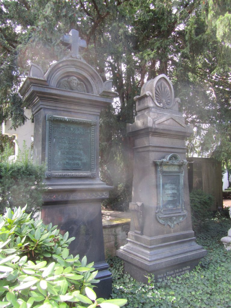 Evangelischer Friedhof Grab Leopold und Caesar Schoeller