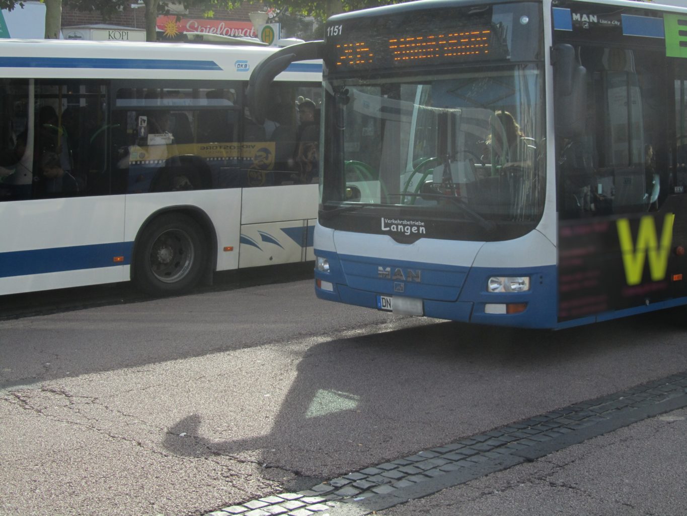 DKB-Busse am Kaiserplatz