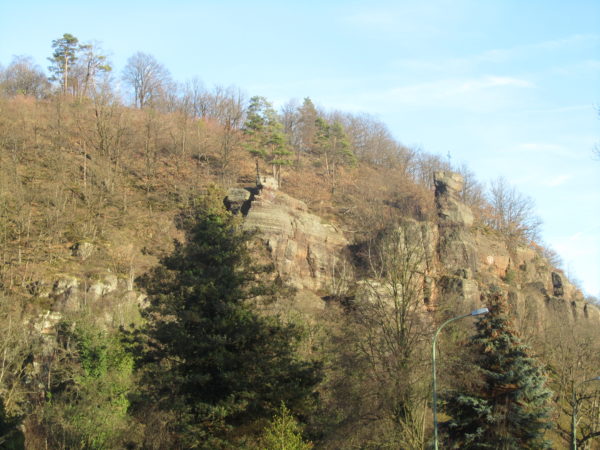 Buntsandsteinfelsen der Hochkoppel bei Untermaubach