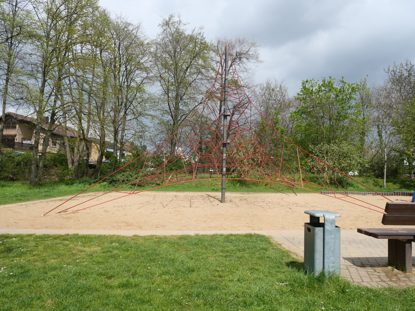 Spielplatz Josef-Vosen-Park Kletternetz