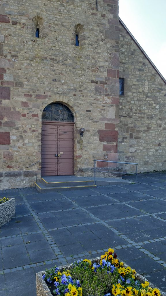Kirche St. Agatha Embken Eingang