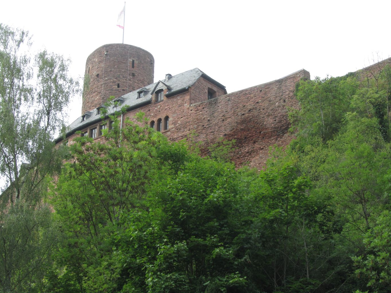 Burg Hengebach Blick vom Kurpark