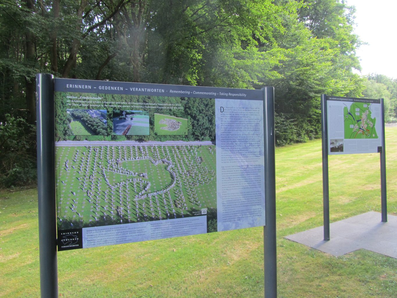 Soldatenfriedhof Vossenack Info-Tafeln